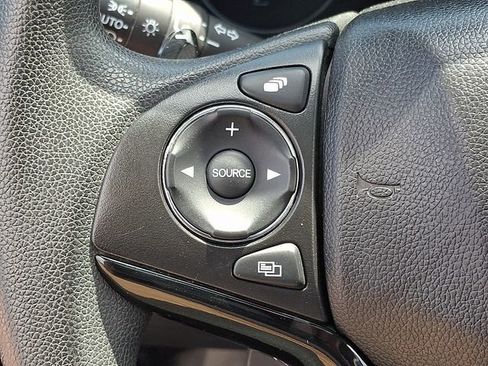 Used 2018 Honda HR-V EX image 22