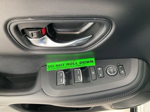 New 2026 Honda HR-V EX-L image 6