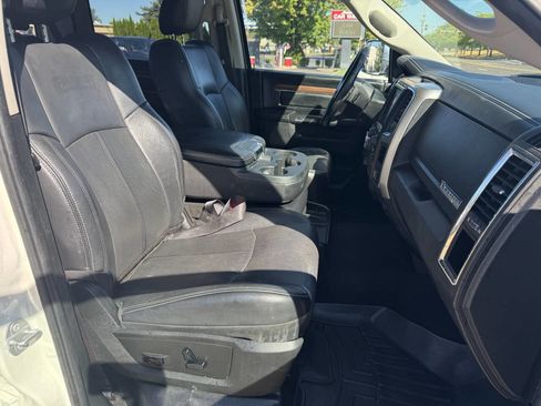 Used 2018 RAM 1500 Laramie image 6