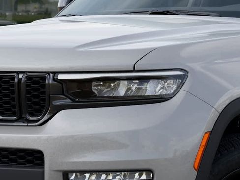 New 2025 Jeep Grand Cherokee L Limited w/ Black Appearance Package AWD/4WD image 10