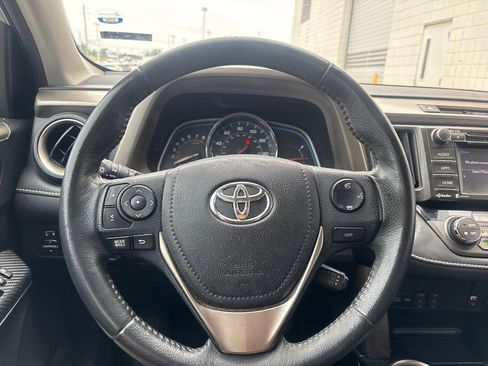 Used 2014 Toyota RAV4 Limited w/ Technology Package image 14