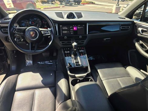Used 2024 Porsche Macan image 45