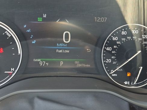 Used 2024 Toyota Sienna Platinum FWD image 22