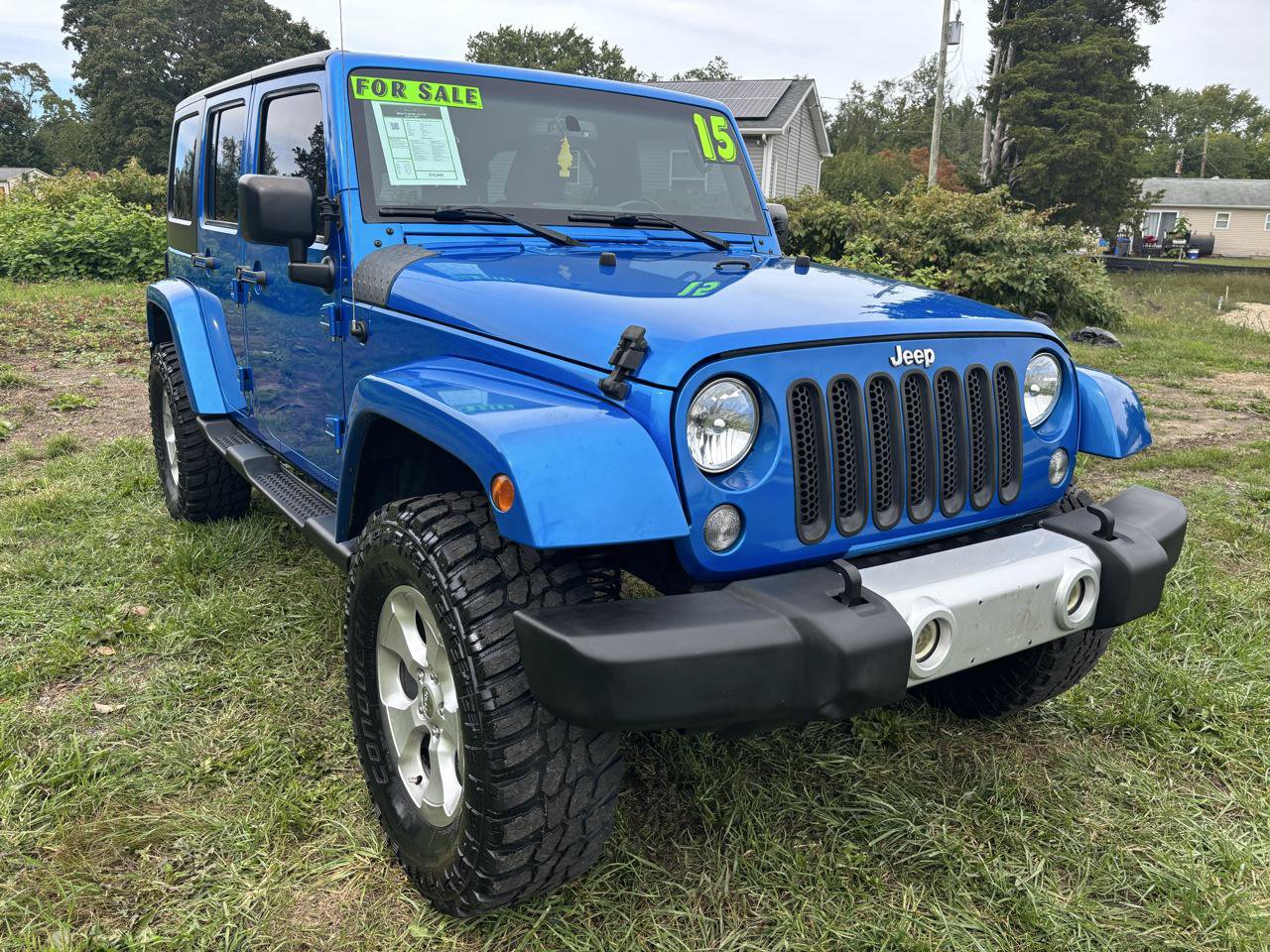 Used 2015 Jeep Wrangler Unlimited Sahara w/ Connectivity Group AWD/4WD image 3