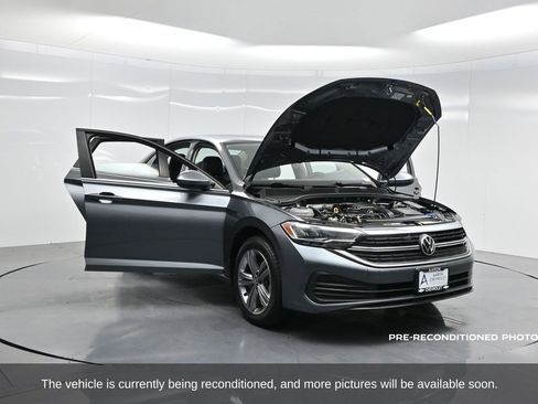 Used 2022 Volkswagen Jetta SE image 45