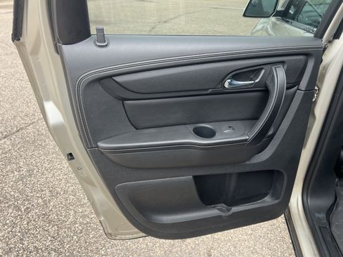 Used 2015 Chevrolet Traverse LT image 12