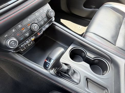Used 2024 Dodge Durango GT RWD image 16