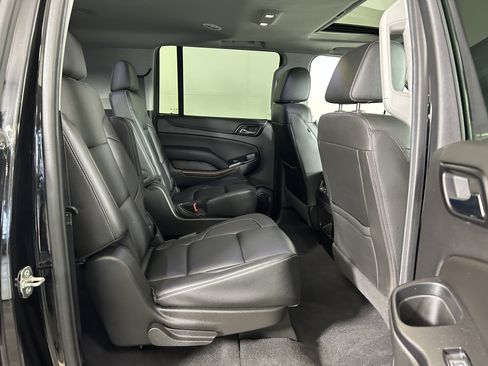 Used 2020 Chevrolet Suburban LT w/ Luxury Package AWD/4WD image 22
