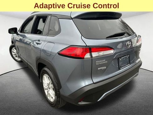 Certified 2023 Toyota Corolla Cross LE w/ Moonroof Package image 9