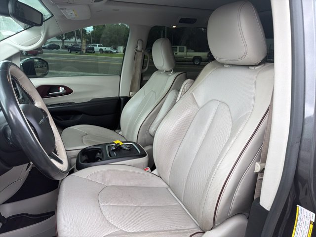 Used 2020 Chrysler Pacifica Limited FWD image 8