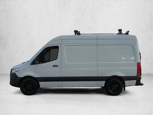Used 2022 Mercedes-Benz Sprinter 2500 image 9