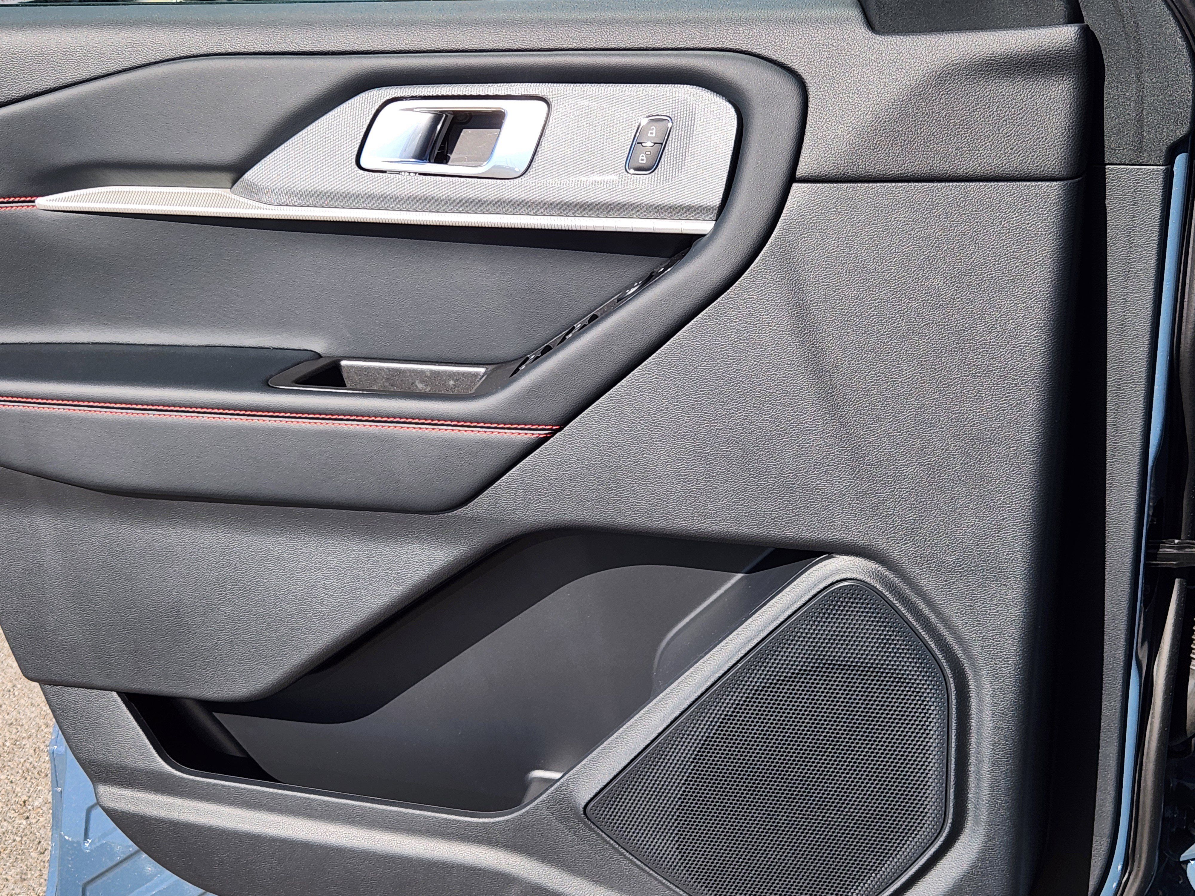 New 2027 Ford Explorer ST-Line w/ ST-Line Street Pack RWD image 16