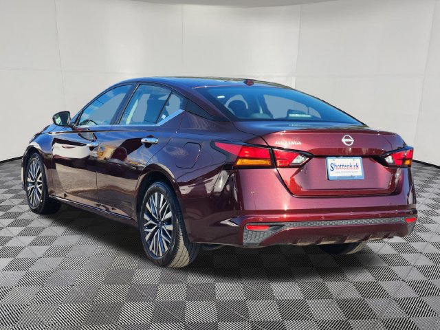 Used 2025 Nissan Altima 2.5 SV FWD image 8