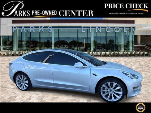 Used 2018 Tesla Model 3 Long Range RWD image 1