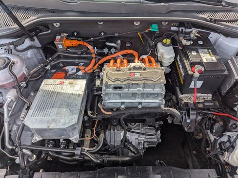 Used 2017 Volkswagen e-Golf SE image 34