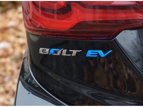 Used 2021 Chevrolet Bolt Premier w/ Infotainment Package image 24