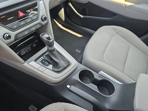 Used 2018 Hyundai Elantra SEL FWD image 24