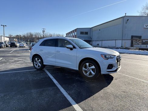 Used 2019 Audi Q3 2.0T Premium image 3