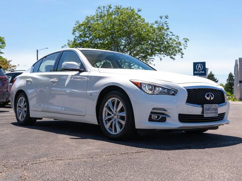 Used 2015 INFINITI Q50 Premium w/ Navigation Package AWD/4WD image 2