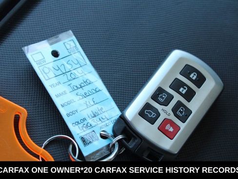 Used 2014 Toyota Sienna XLE w/ XLE Premium Package FWD image 40