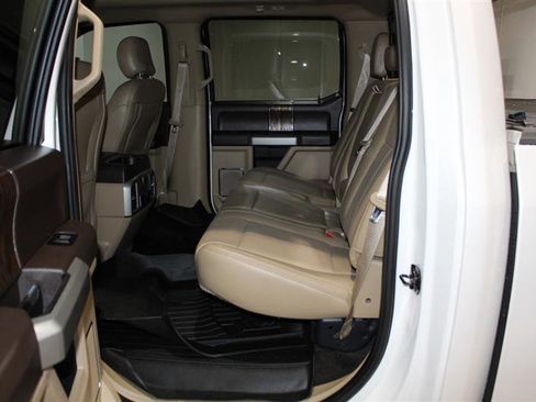 Used 2018 Ford F150 Lariat w/ Equipment Group 502A Luxury AWD/4WD image 30