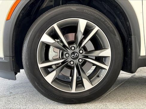Used 2025 INFINITI QX60 Luxe w/ Cargo Package FWD image 11