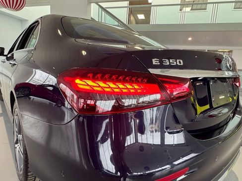 Used 2021 Mercedes-Benz E 350 4MATIC Sedan image 11