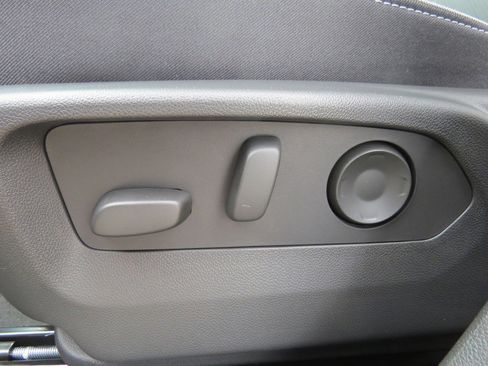 New 2025 Buick Envision Sport Touring image 17