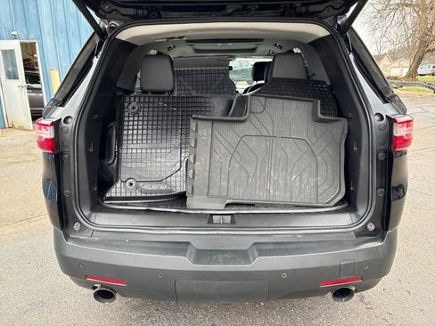 Used 2021 Chevrolet Traverse LT w/ LT Premium Package image 28
