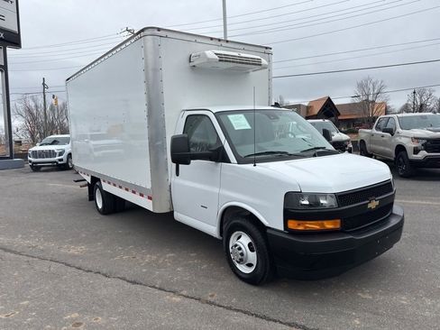 Used 2024 Chevrolet Express 3500 w/ Power Convenience Package RWD image 7
