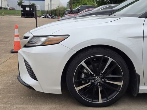 Used 2018 Toyota Camry XSE w/ Driver Assist Package image 8
