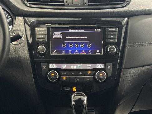 Used 2018 Nissan Rogue SL w/ Premium Package FWD image 14