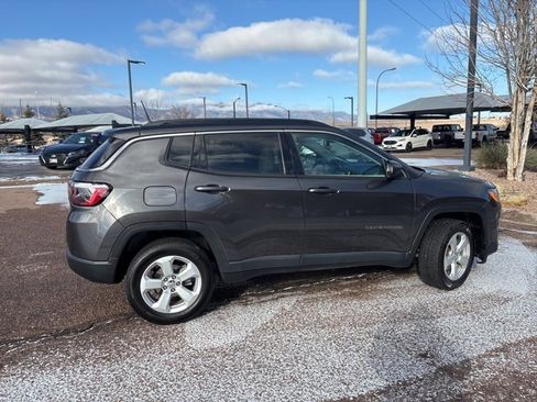 Used 2021 Jeep Compass Latitude image 10