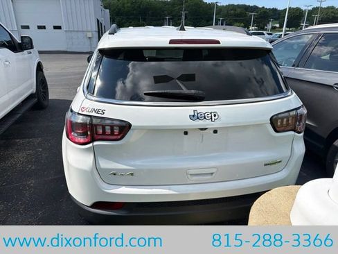 Used 2022 Jeep Compass Latitude AWD/4WD image 5