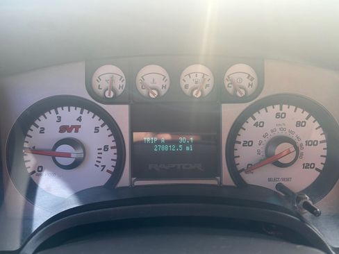 Used 2010 Ford F150 Raptor AWD/4WD image 19