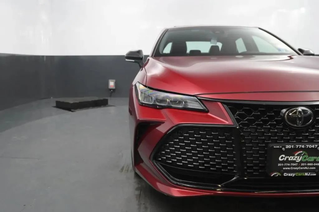 Used 2019 Toyota Avalon XSE w/ All Weather Liner Package FWD image 9