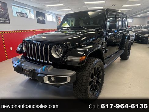 Used 2022 Jeep Wrangler Unlimited Sahara w/ Cold Weather Group image 1