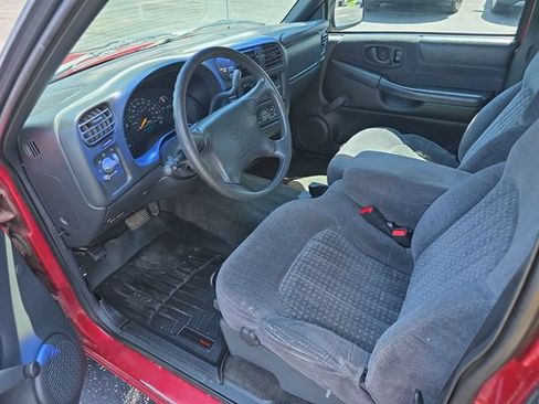 Used 1998 Chevrolet S10 Pickup LS w/ Preferred Equipment Group AWD/4WD image 11