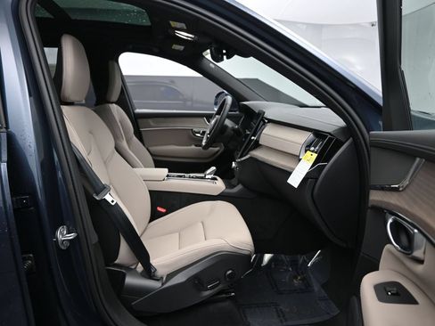New 2026 Volvo XC90 B6 Plus w/ Protection Package AWD/4WD image 26