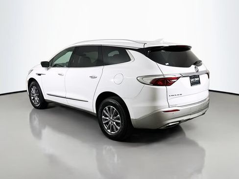 Used 2023 Buick Enclave Essence FWD image 5