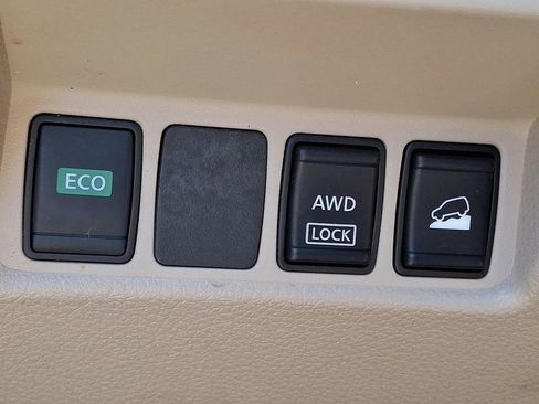 Used 2015 Nissan Rogue S AWD/4WD image 22