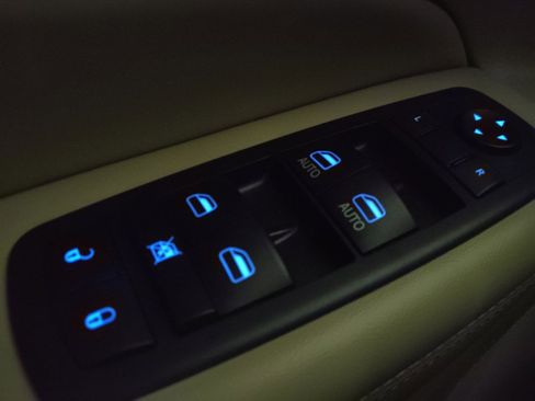 Used 2020 Jeep Grand Cherokee Limited w/ Luxury Group II AWD/4WD image 27