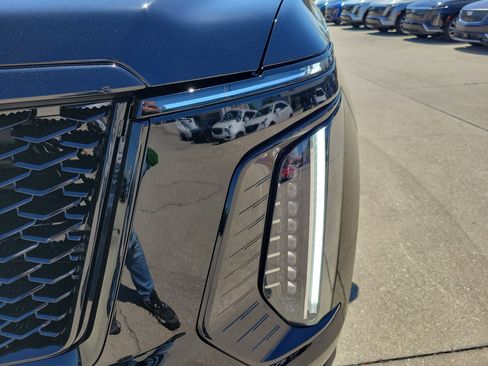 New 2026 Cadillac Escalade ESV Platinum Sport w/ LPO, ONYX Package image 10