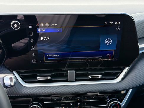 Used 2026 Chevrolet Equinox LT image 30