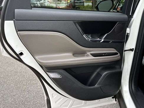 Used 2023 Lincoln Corsair Reserve w/ Jet Appearance Package image 14