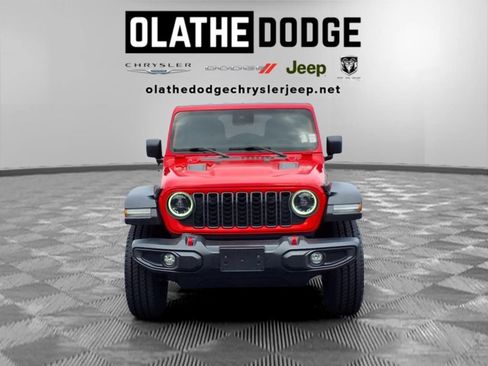 Used 2024 Jeep Wrangler Unlimited Rubicon AWD/4WD image 32