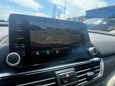 Used 2018 Honda Accord Touring image 13
