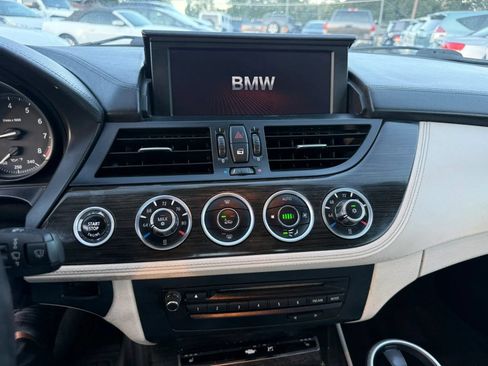 Used 2010 BMW Z4 sDrive35i w/ Premium Pkg RWD image 15