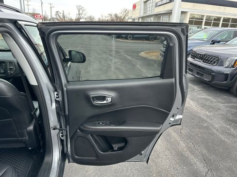 Used 2018 Jeep Compass Latitude w/ Cold Weather Group image 21