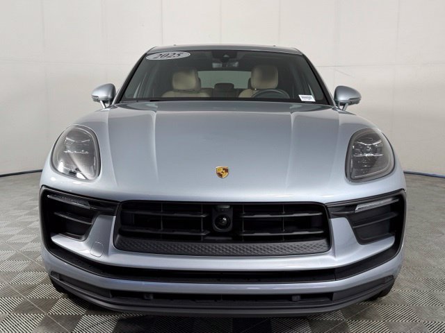 Used 2025 Porsche Macan AWD/4WD image 11